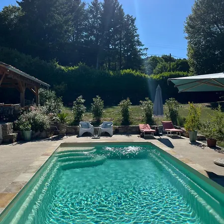 Avec Piscine A Jean Du Gard, Les Ecuries De La Magdelaine
