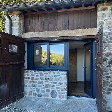 Avec Piscine A Jean Du Gard, Les Ecuries De La Magdelaine Feriehus *