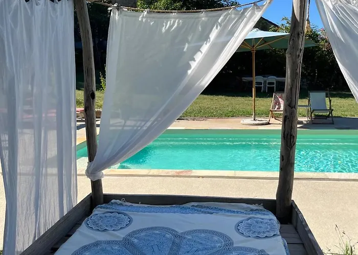 Avec Piscine A Jean Du Gard, Les Ecuries De La Magdelaine Feriehus *