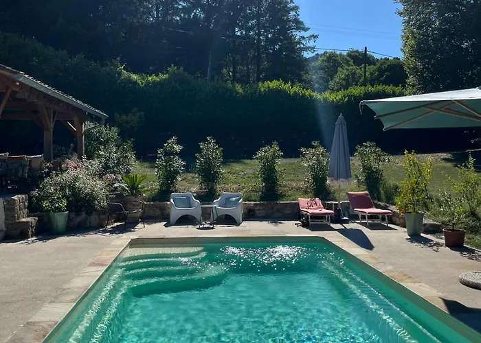 Avec Piscine A Jean Du Gard, Les Ecuries De La Magdelaine